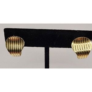 Vintage Gold Tone Ribbed Clip-On Earrings Classic Minimalist Retro Statement